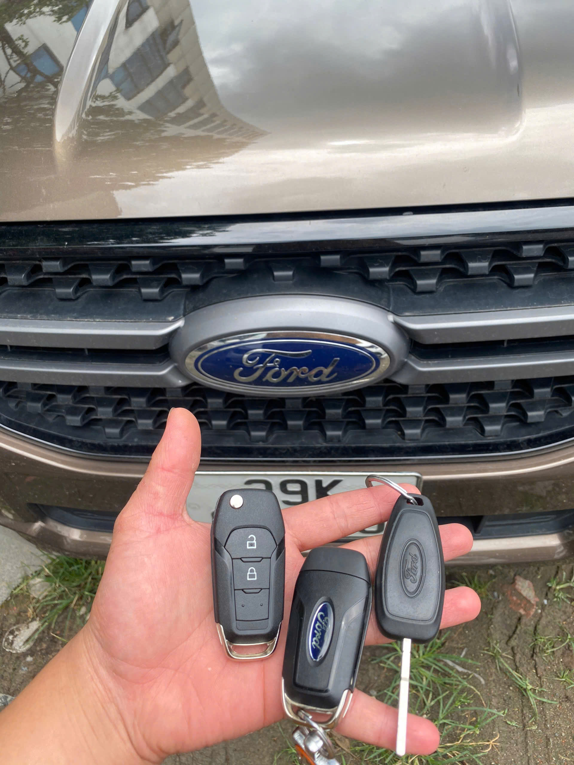 Làm Chìa Khóa Ô Tô Ford Ranger, Everest, Territory, Transit Tận Nơi Giá Rẻ