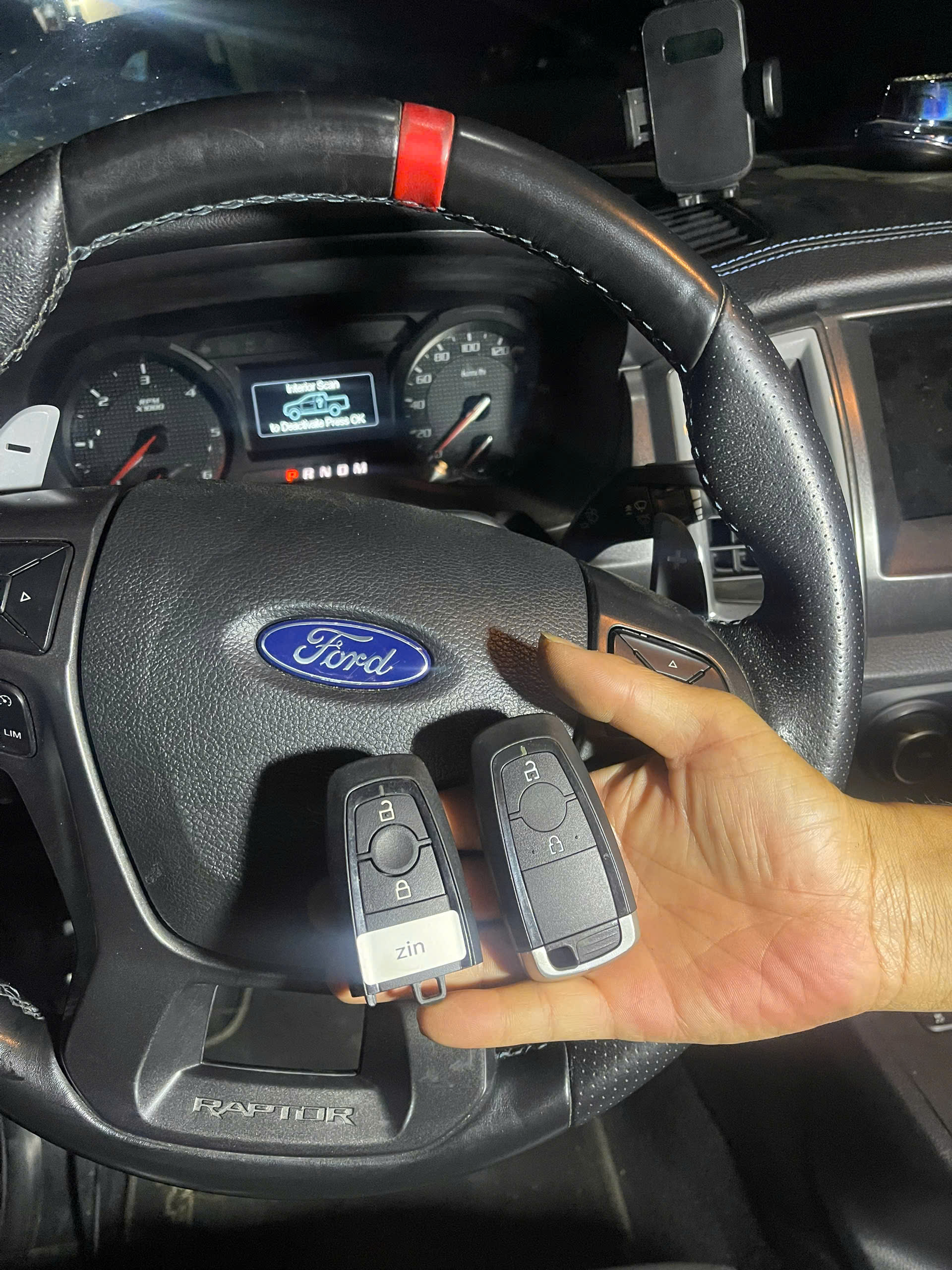 Hình ảnh làm chìa khóa xe Ford - Ảnh 3