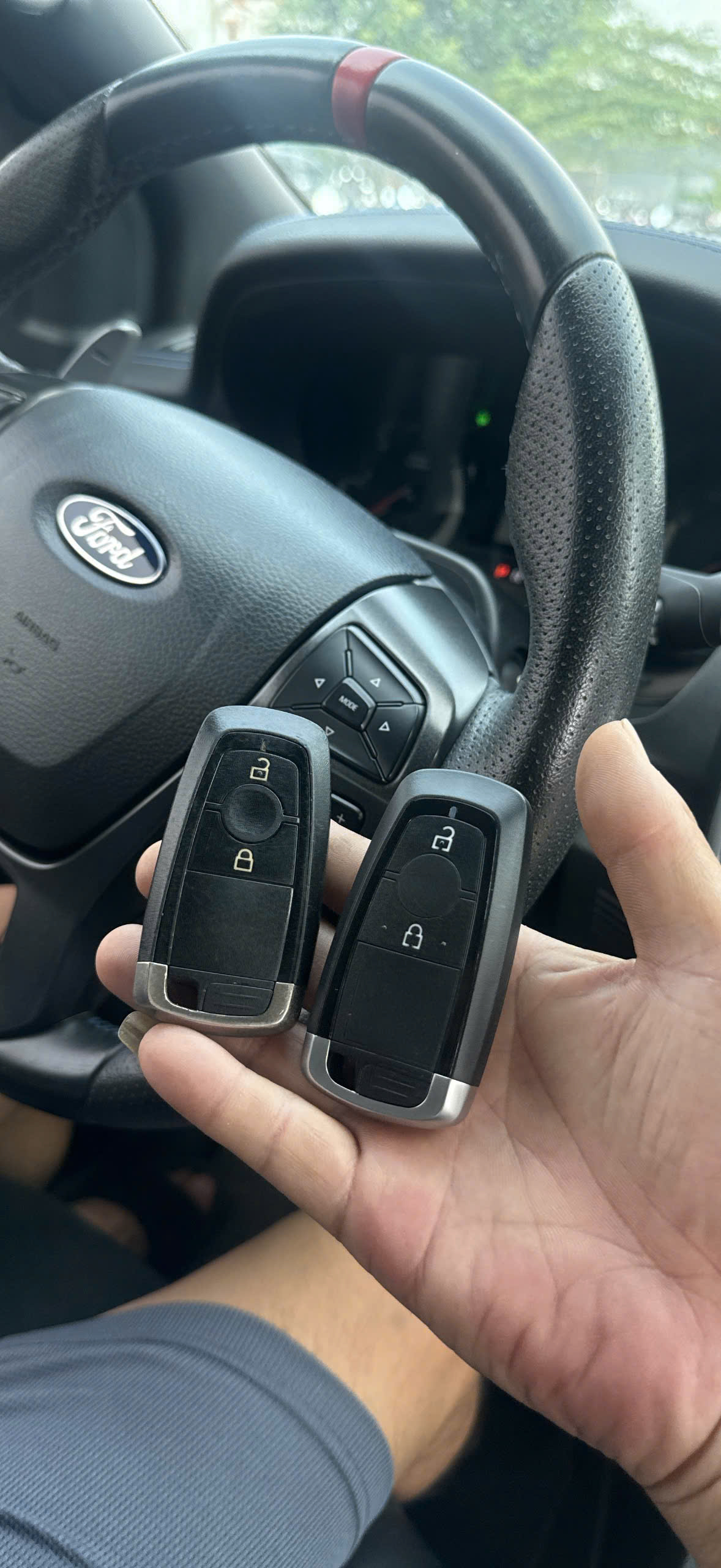 Hình ảnh làm chìa khóa xe Ford - Ảnh 5