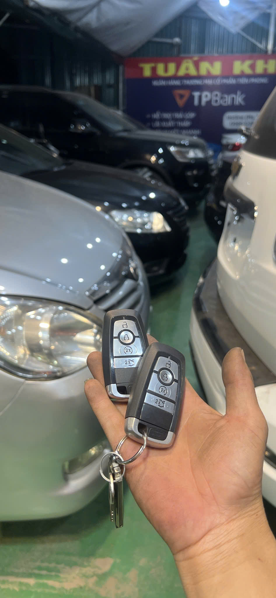 Hình ảnh làm chìa khóa xe Ford - Ảnh 11