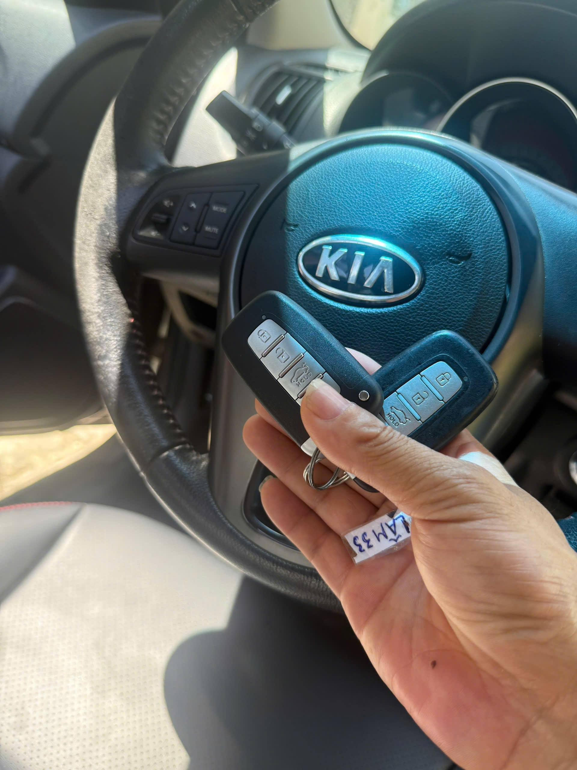 Hình ảnh làm chìa khóa xe Kia - Ảnh 8