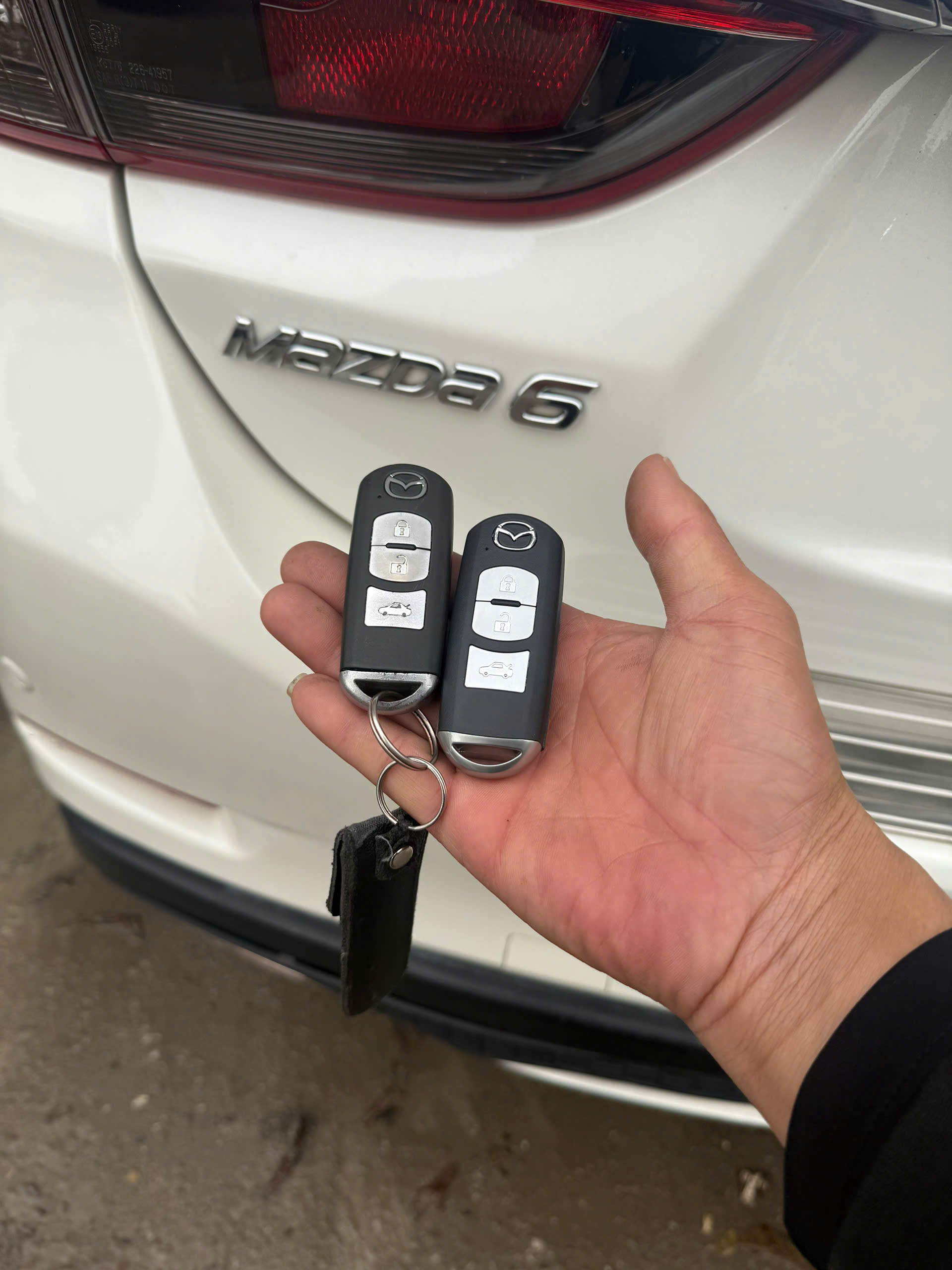 Hình ảnh làm chìa khóa xe Mazda - Ảnh 8
