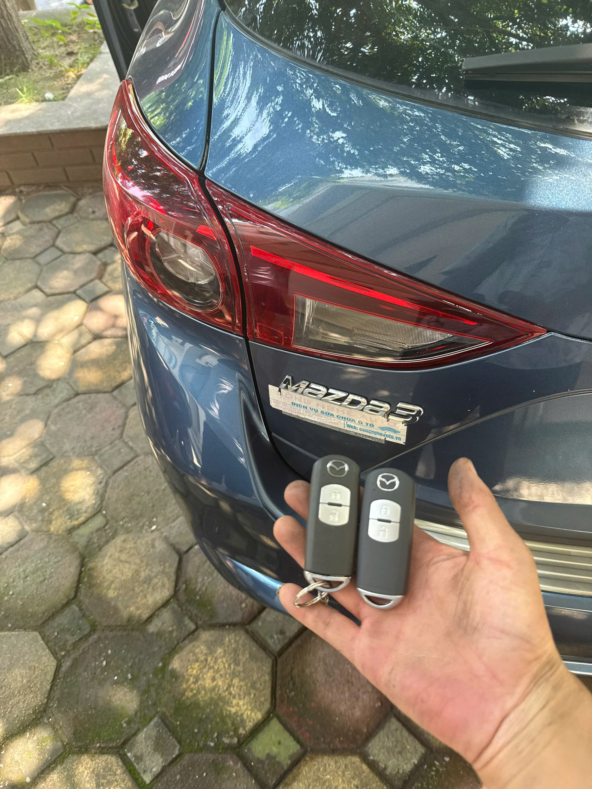 Hình ảnh làm chìa khóa xe Mazda - Ảnh 9