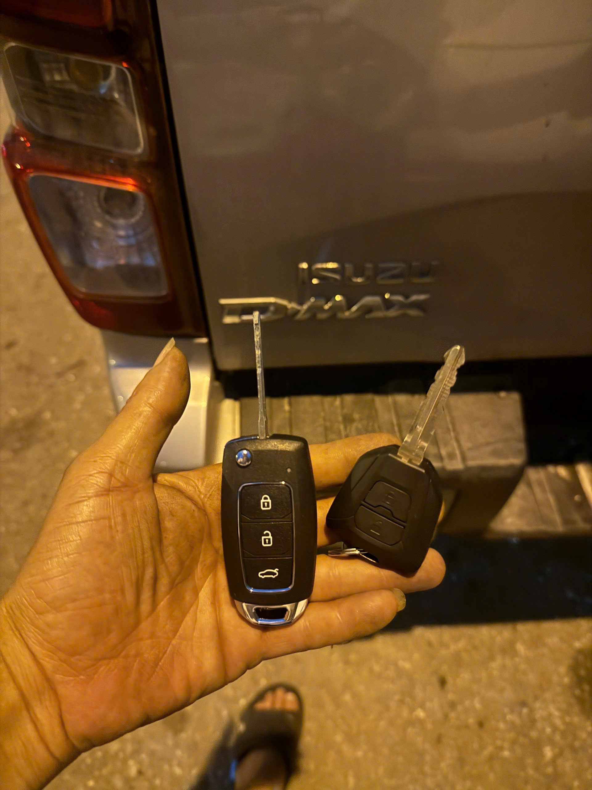 Hình ảnh làm chìa khóa xe Mitsubishi - Ảnh 2
