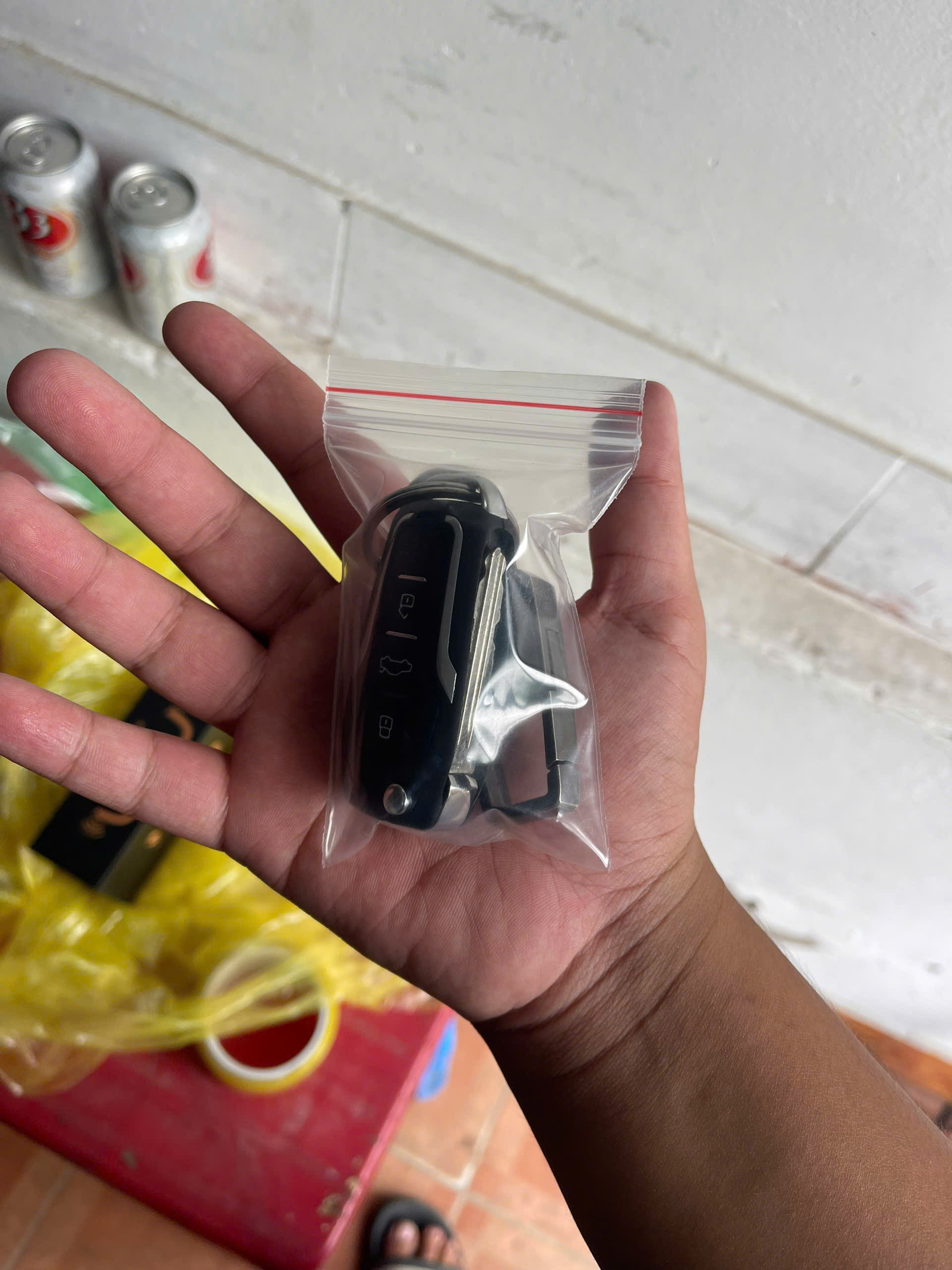 Hình ảnh làm chìa khóa xe Thay pin chìa - Ảnh 5